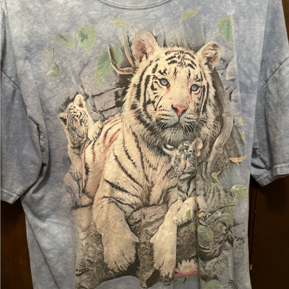 Women’s Short Sleeve XL White Tiger The Mountain Shirt - Picture 7 of 7